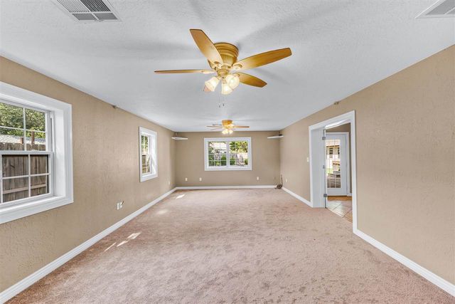 1335 NW Ash Ave, Lawton, OK 73507