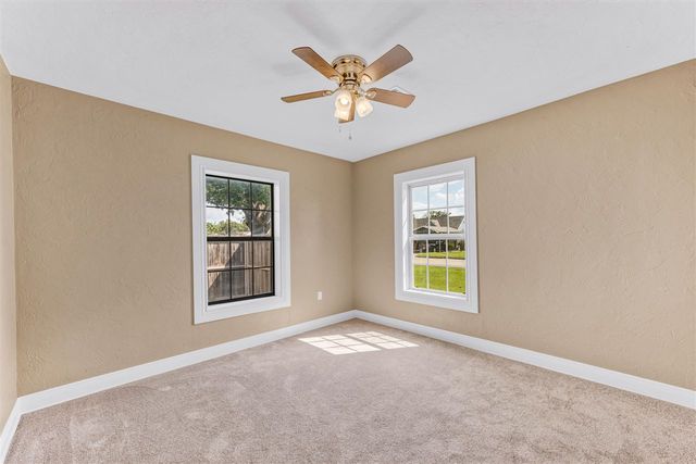 1335 NW Ash Ave, Lawton, OK 73507