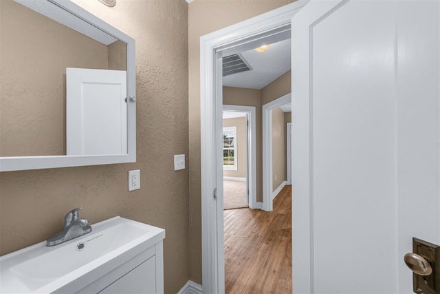 1335 NW Ash Ave, Lawton, OK 73507