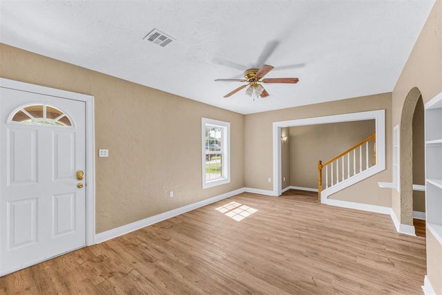 1335 NW Ash Ave, Lawton, OK 73507