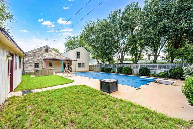 1335 NW Ash Ave, Lawton, OK 73507