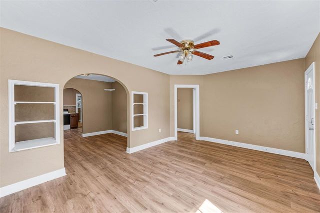 1335 NW Ash Ave, Lawton, OK 73507