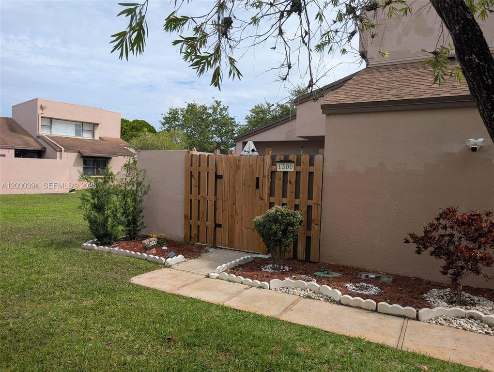 1300 NW 122nd Terrace, Pembroke Pines, FL 33026