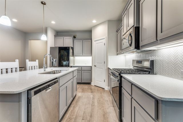 712 Greenford Manor, Fort Worth, TX 76247