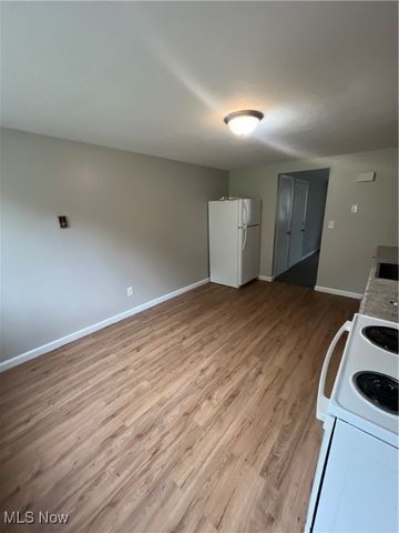 2069 Hubbard Road, Madison, OH 44057