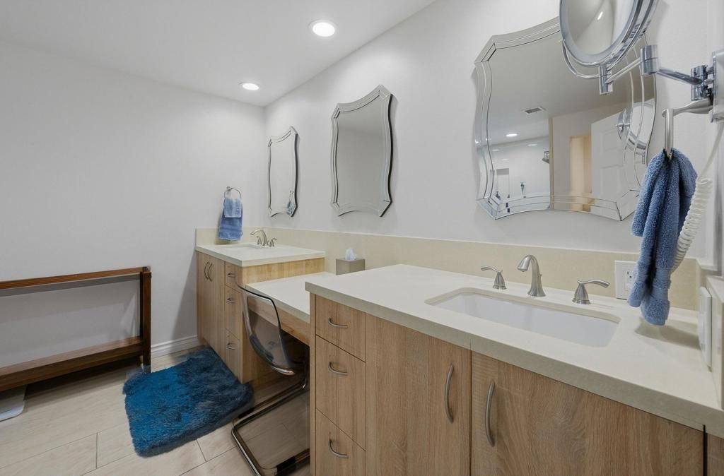 Image 17 of property listing at 910 Island Drive 114, Rancho Mirage, CA 92270