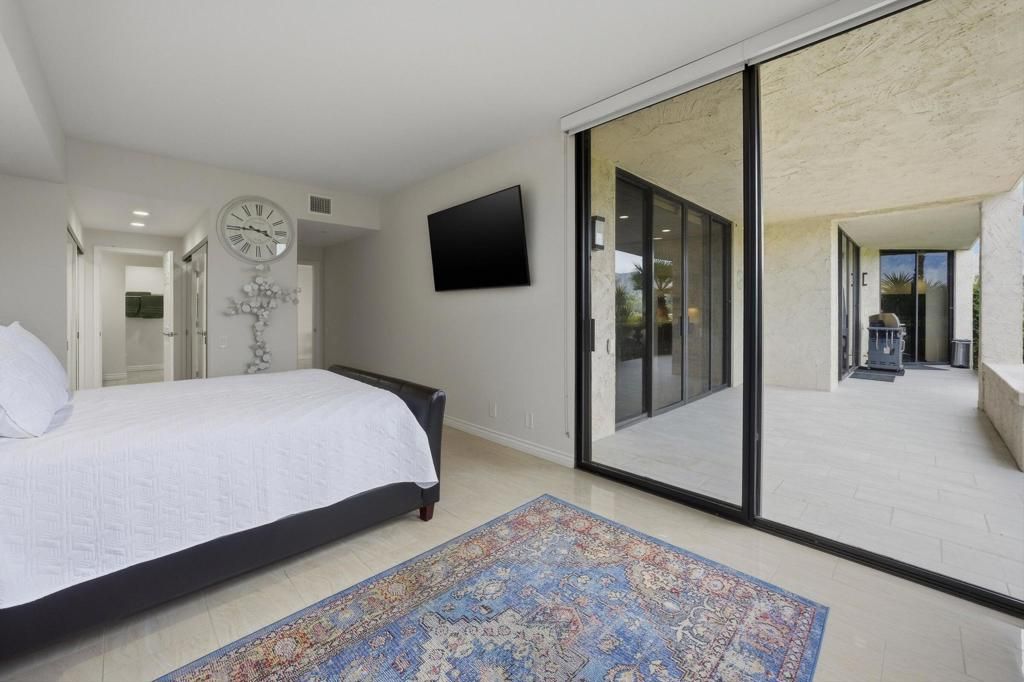 Image 23 of property listing at 910 Island Drive 114, Rancho Mirage, CA 92270