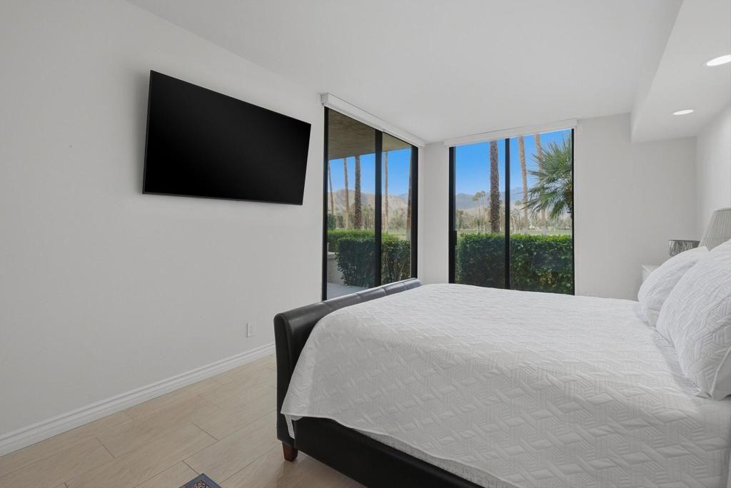 Image 24 of property listing at 910 Island Drive 114, Rancho Mirage, CA 92270