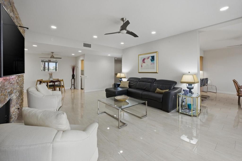 Image 27 of property listing at 910 Island Drive 114, Rancho Mirage, CA 92270