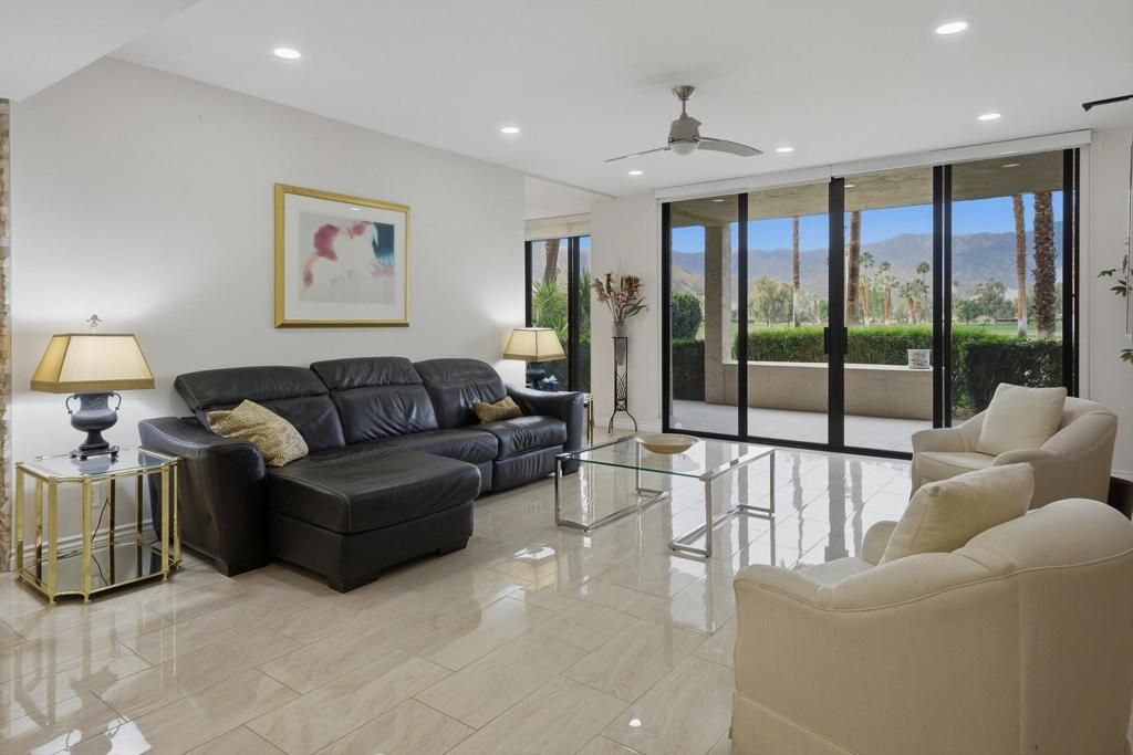 Image 29 of property listing at 910 Island Drive 114, Rancho Mirage, CA 92270