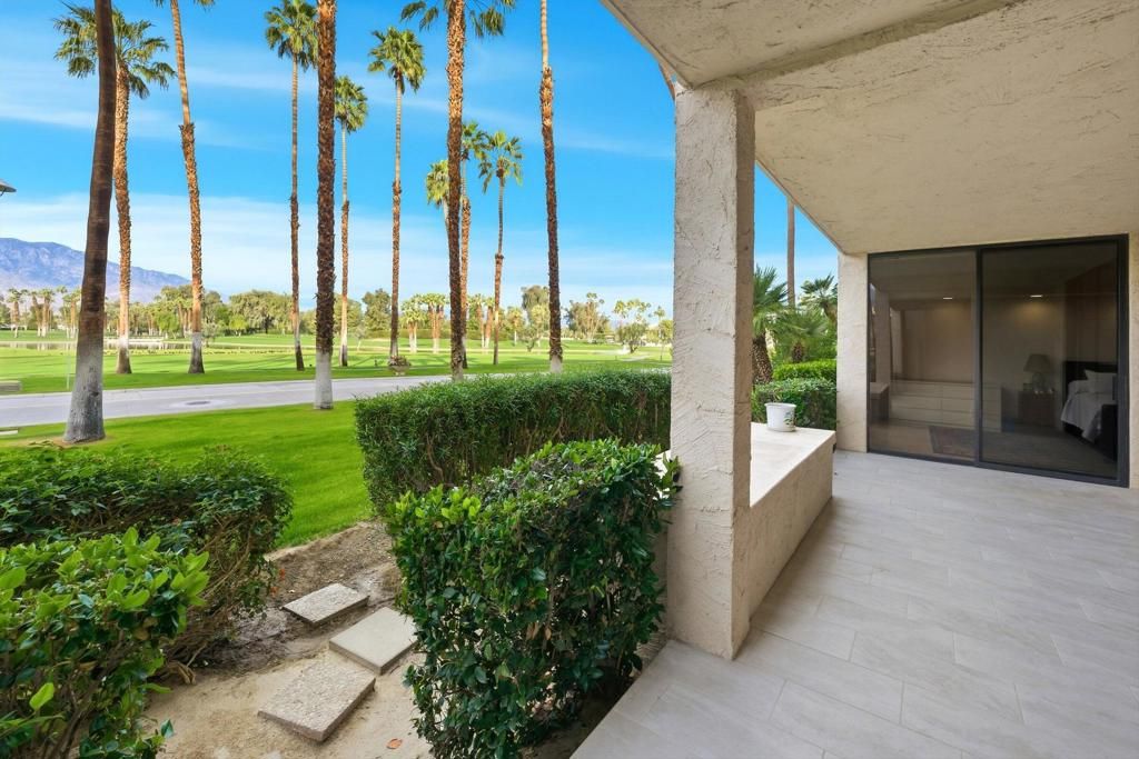 Image 35 of property listing at 910 Island Drive 114, Rancho Mirage, CA 92270
