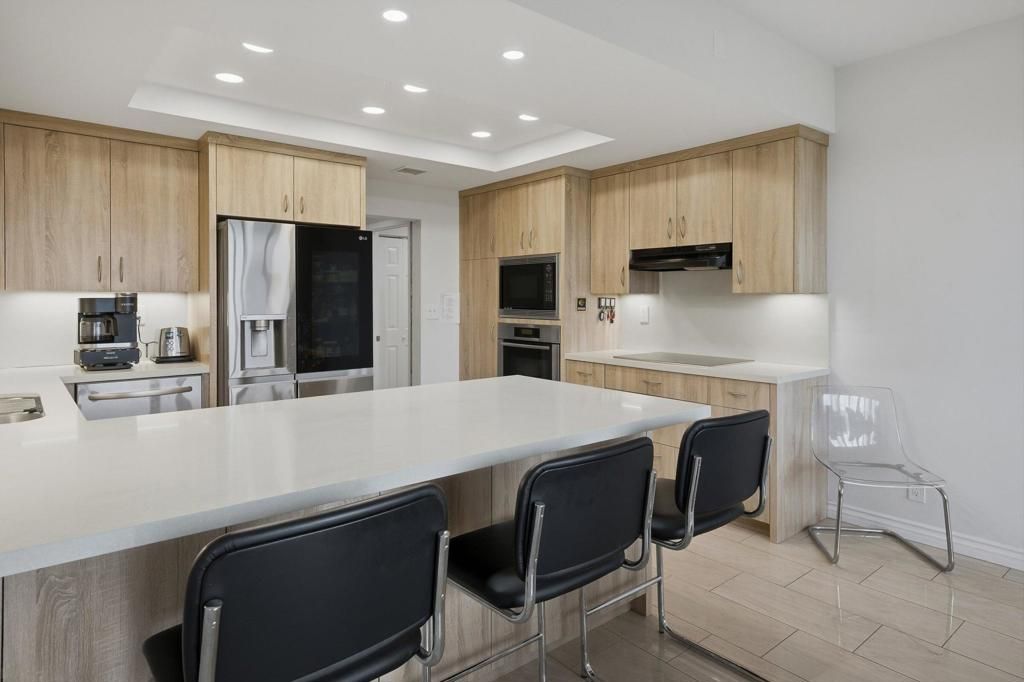 Image 6 of property listing at 910 Island Drive 114, Rancho Mirage, CA 92270