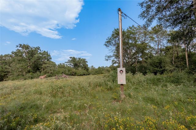 Na Fm 230, Trinity, TX 75862