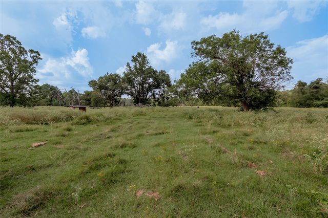 Na Fm 230, Trinity, TX 75862