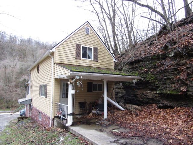 355 Days Run Rd, East Deer, PA 15084