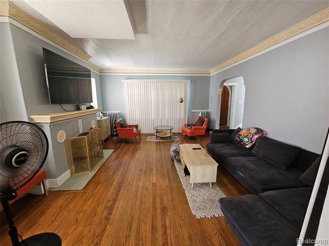 17371 Pennington Drive, Detroit, MI 48221