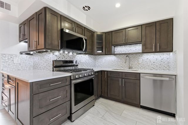 161 Evergreen Road 2A, Edison, NJ 08837