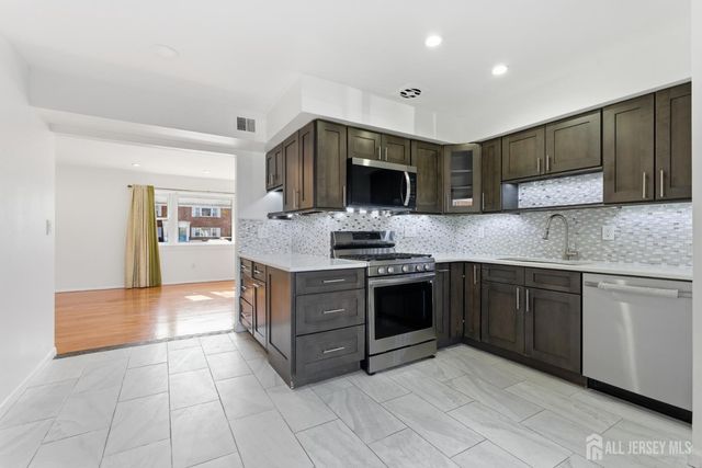 161 Evergreen Road 2A, Edison, NJ 08837