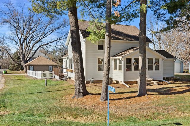 W380N8481 Mill STREET, Oconomowoc, WI 53066