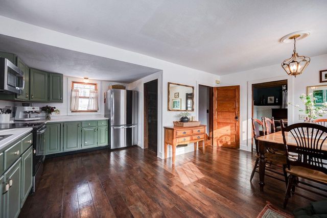 W380N8481 Mill STREET, Oconomowoc, WI 53066