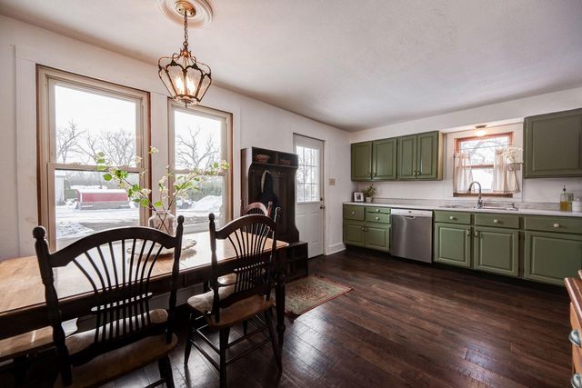 W380N8481 Mill STREET, Oconomowoc, WI 53066