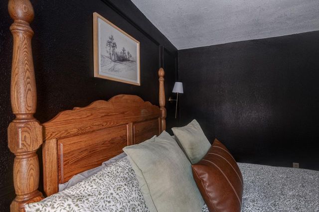 W380N8481 Mill STREET, Oconomowoc, WI 53066