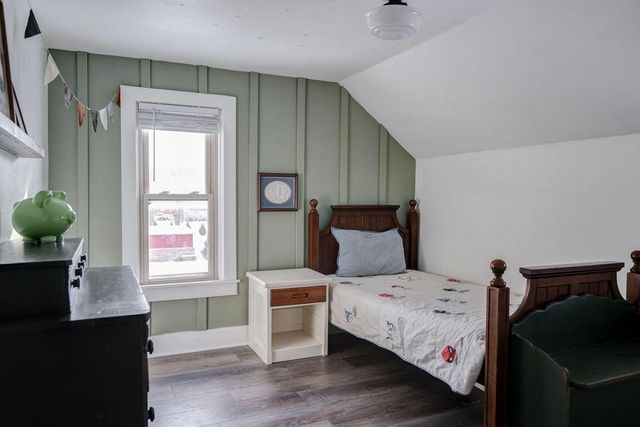 W380N8481 Mill STREET, Oconomowoc, WI 53066