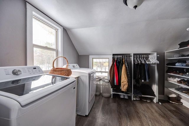 W380N8481 Mill STREET, Oconomowoc, WI 53066