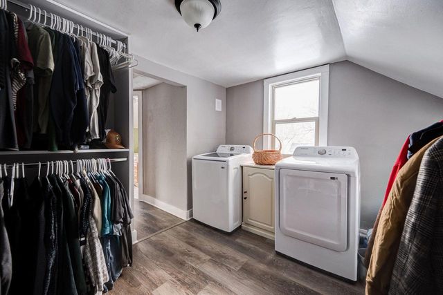 W380N8481 Mill STREET, Oconomowoc, WI 53066