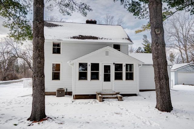 W380N8481 Mill STREET, Oconomowoc, WI 53066