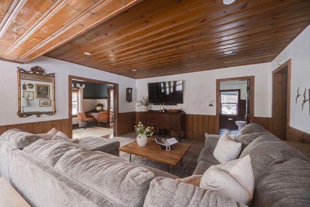 W380N8481 Mill STREET, Oconomowoc, WI 53066