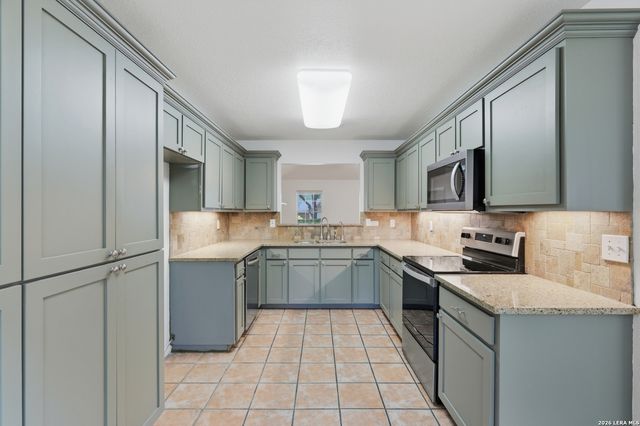 602 SUMMERWOOD DR, New Braunfels, TX 78130