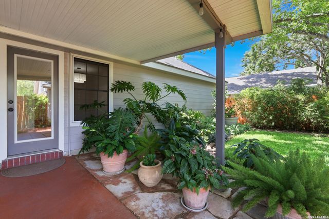 602 SUMMERWOOD DR, New Braunfels, TX 78130