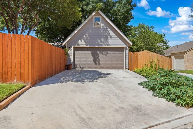 602 SUMMERWOOD DR, New Braunfels, TX 78130