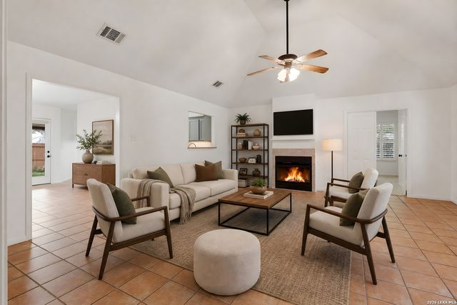 602 SUMMERWOOD DR, New Braunfels, TX 78130