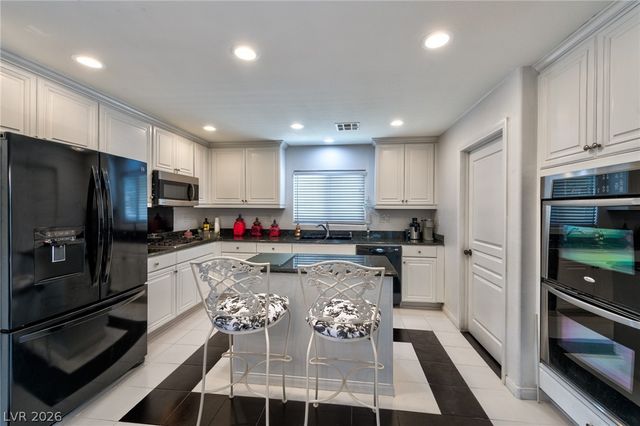 29 Marble Apex Avenue, North Las Vegas, NV 89031