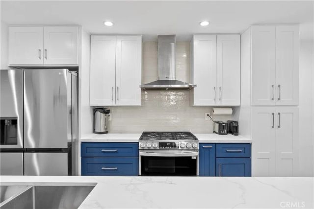 5325 Lindley Avenue 106, Tarzana, CA 91356