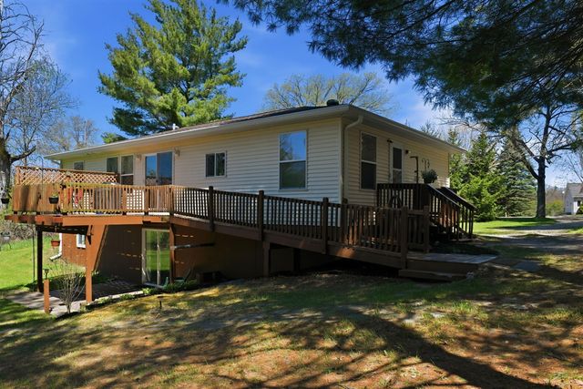 7492 E Townline Lake Road, Harrison, MI 48625