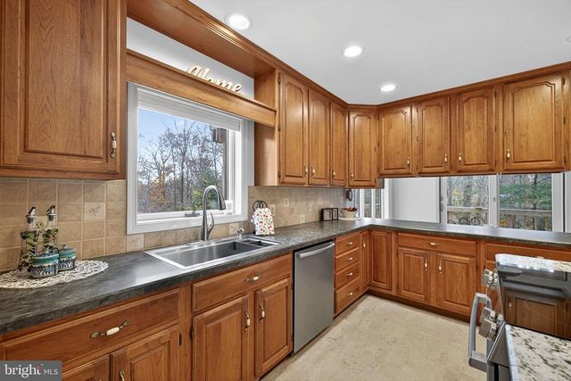 8423 LOCK LN, Warrenton, VA 20186