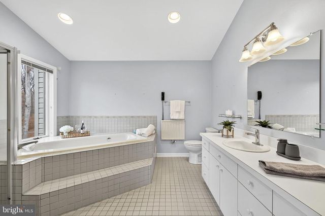 8423 LOCK LN, Warrenton, VA 20186