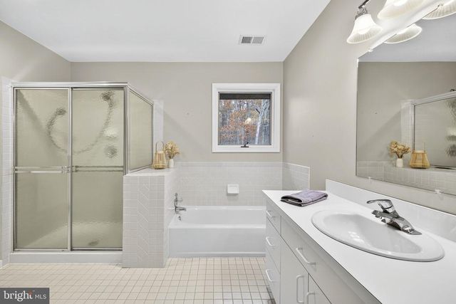 8423 LOCK LN, Warrenton, VA 20186