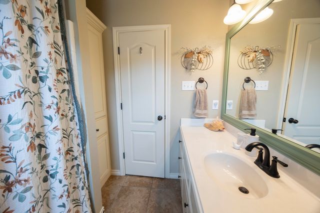 6010 104th Street, Lubbock, TX 79424