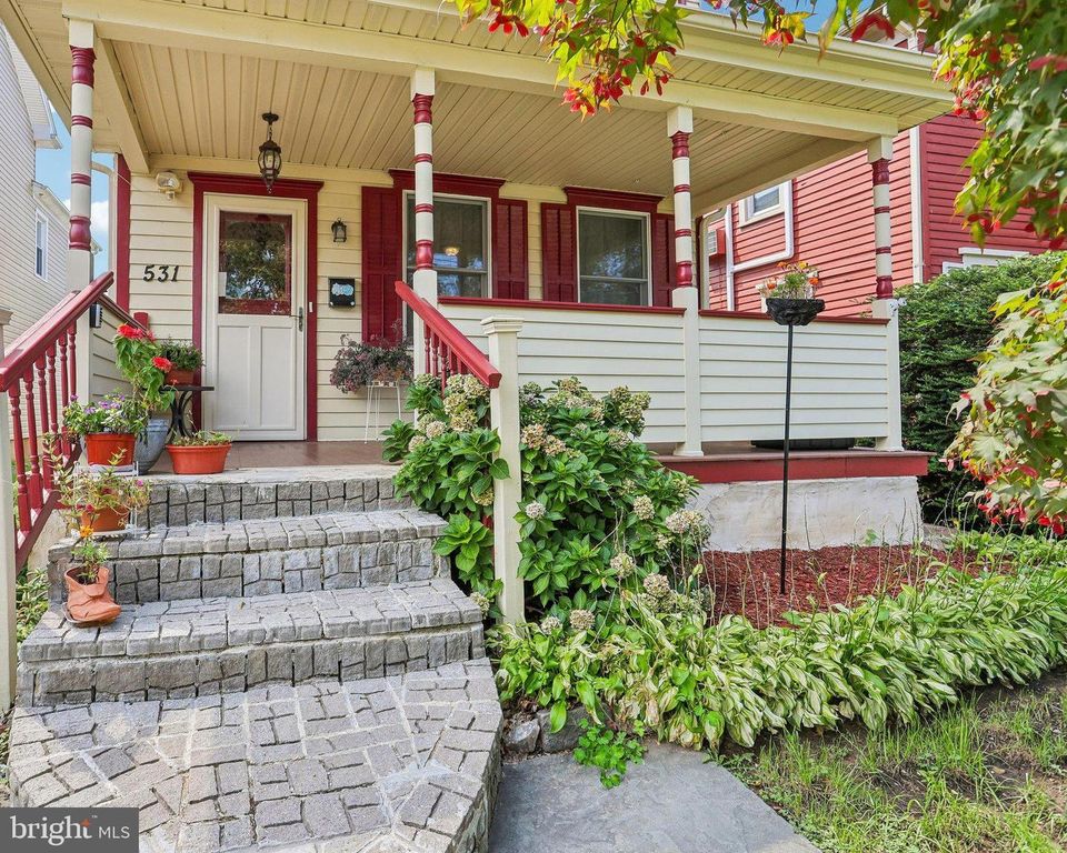 531 CROWN ST, MORRISVILLE, PA 19067 — exterior