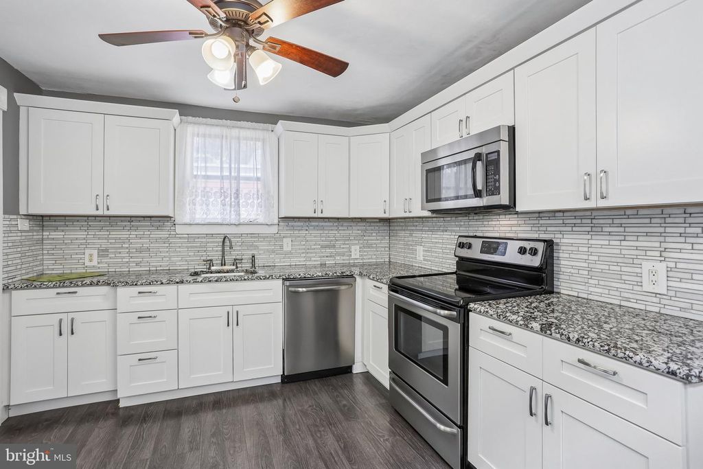 531 CROWN ST, MORRISVILLE, PA 19067 — photo 3
