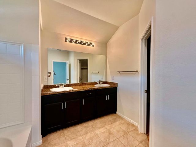 729 Ben Lake Trail, Fort Worth, TX 76120