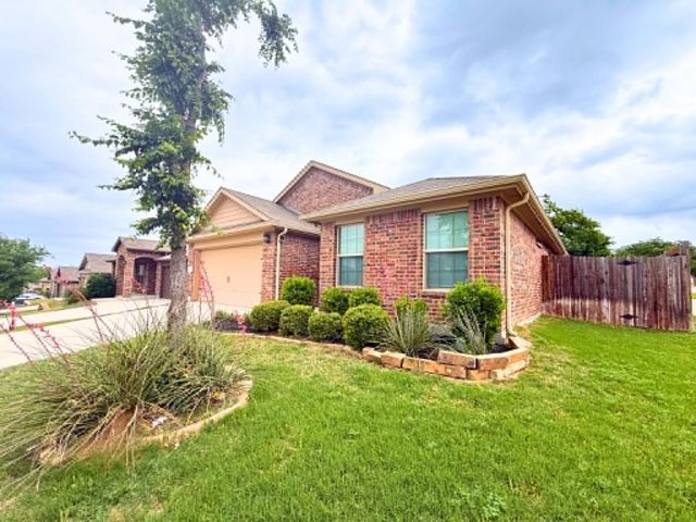 729 Ben Lake Trail, Fort Worth, TX 76120