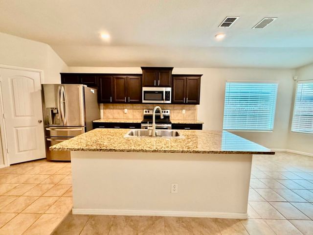 729 Ben Lake Trail, Fort Worth, TX 76120