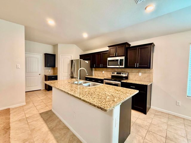 729 Ben Lake Trail, Fort Worth, TX 76120