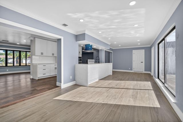 1800 N 54th Avenue, Hollywood, FL 33021