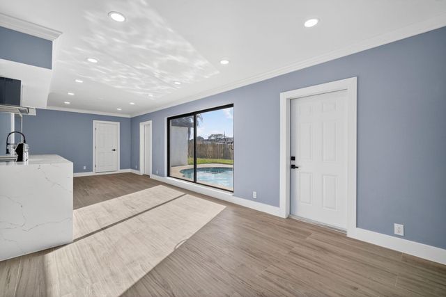 1800 N 54th Avenue, Hollywood, FL 33021